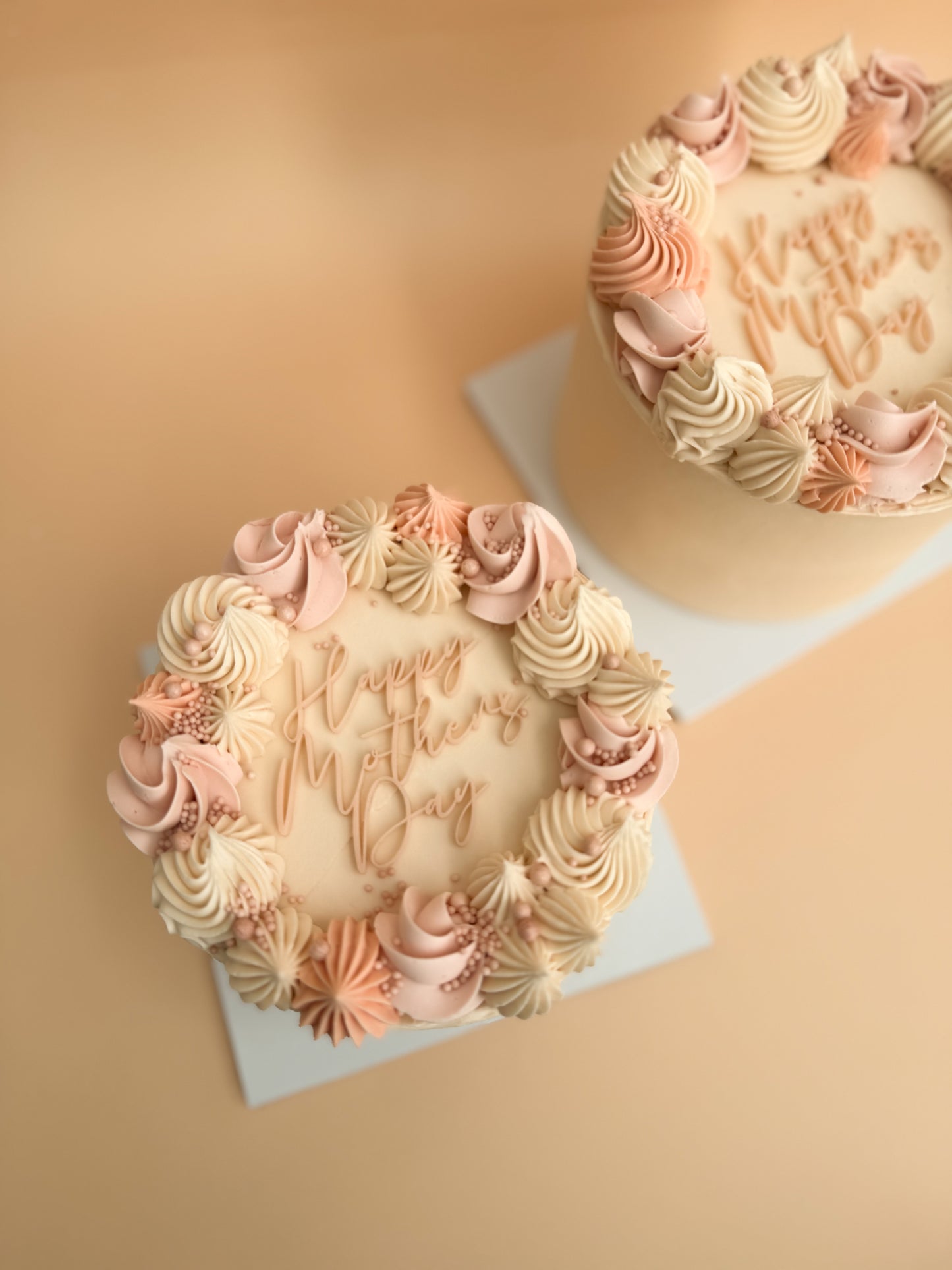 Mothers Day Mini Cake + 2 Cupcakes
