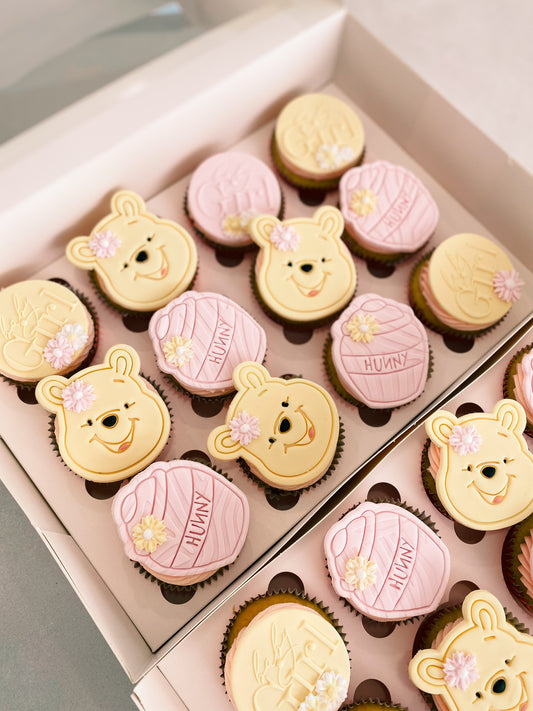 6 Winnie the Pooh Cupcakes